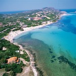 Una vista aerea del litorale di Stintino