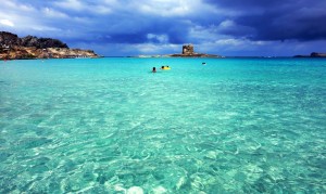 Vista della torre aragonese dalla Spiaggia de la Pelosa nel Golfo dell'Asinara