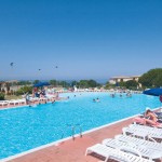 Vista della piscina del Gallura beach village