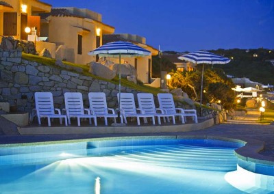 piscina-in-notturna-hotel-shardana