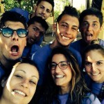 Ragazzi dell'animazine Club Esse scattano un selfie