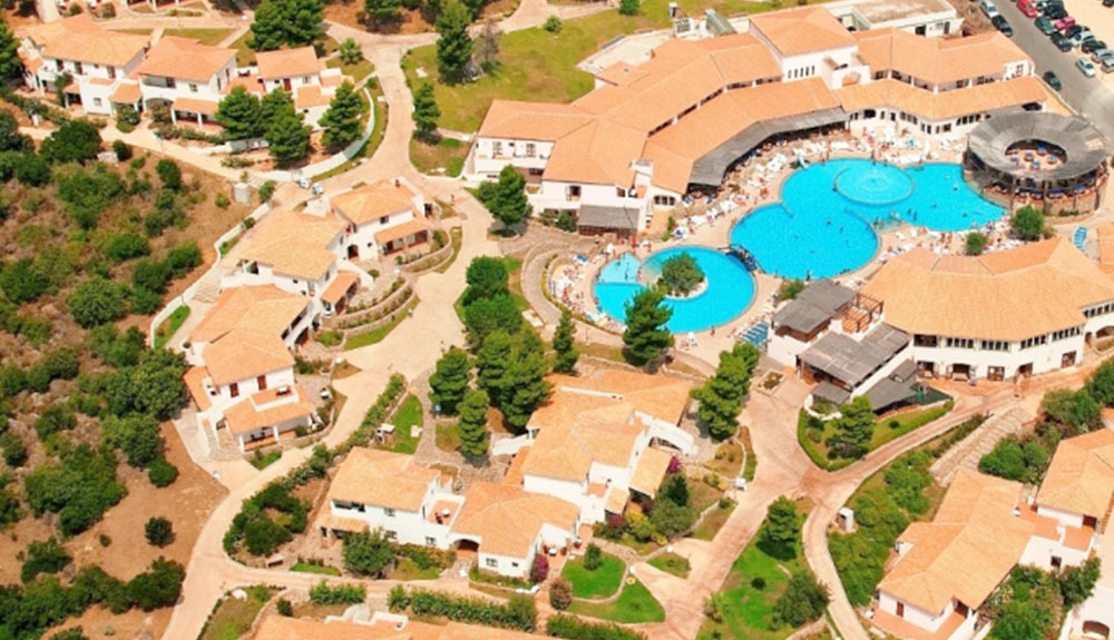 Vista della piscina di 1000 metri del Club Esse Cala Gonone Beach Village