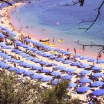 Vista aerea della spiaggia privata del Club Esse Cala Gonone Beach Village