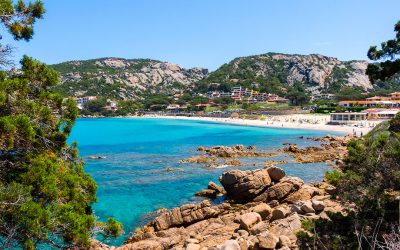 In vacanza a Baja Sardinia: consigli su cosa fare e dove andare in Costa e in Gallura