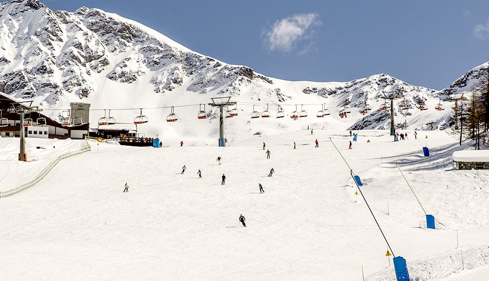 Choose Valle d’Aosta, for a super-snowy holiday in Pila